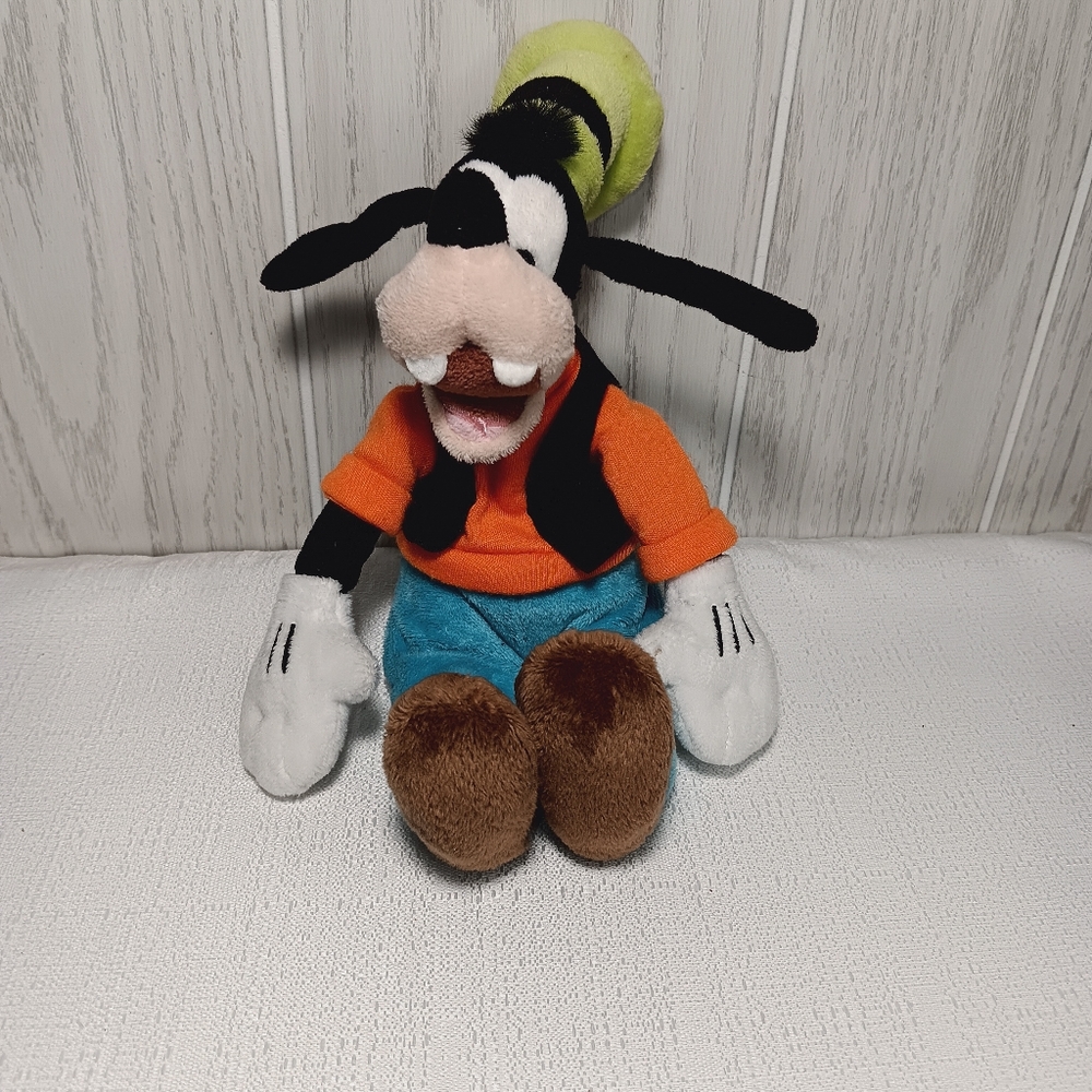 Disney Goofy mini plush Disney Store 10-inch lovey security mickey friend